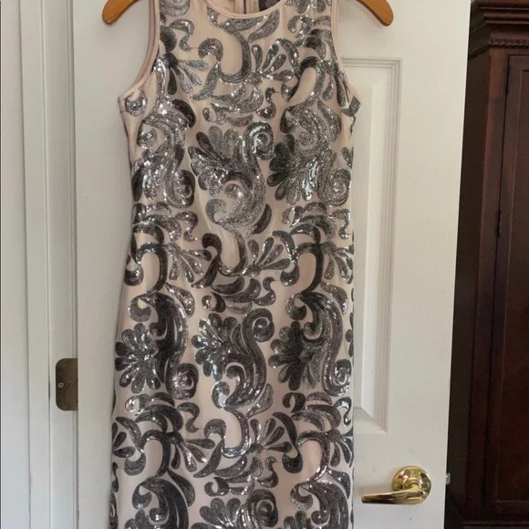 Vince Camuto sleeveless cream dress with silver sequin embellishment - Picture 2 of 3